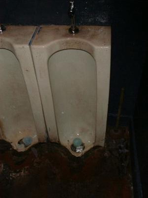 urinal1.small.jpg